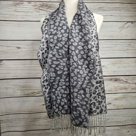 Collectioneighteen Gray Leopard Print Scarf Fall Winter OS - Picture 4 of 9
